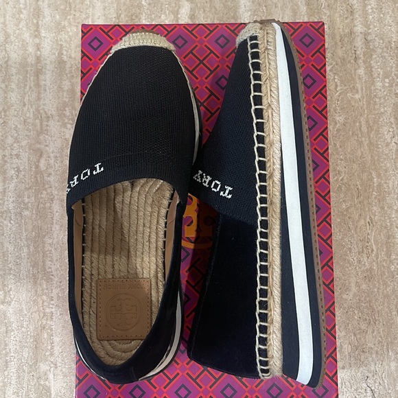 Tory Burch shoes. - Picture 3 of 3